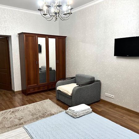 Ferienwohnung Майлина 10 Аэропорт Turksib Exterior foto